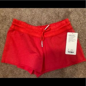 LULULEMON BLISSED OUT SHORTS, SIZE 6